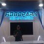 Pengaplikasian Huruf Timbul dan Logo Berlampu