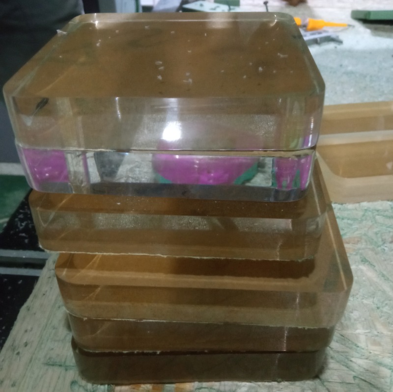Jasa laser cutting akrilik putih susu solid bening